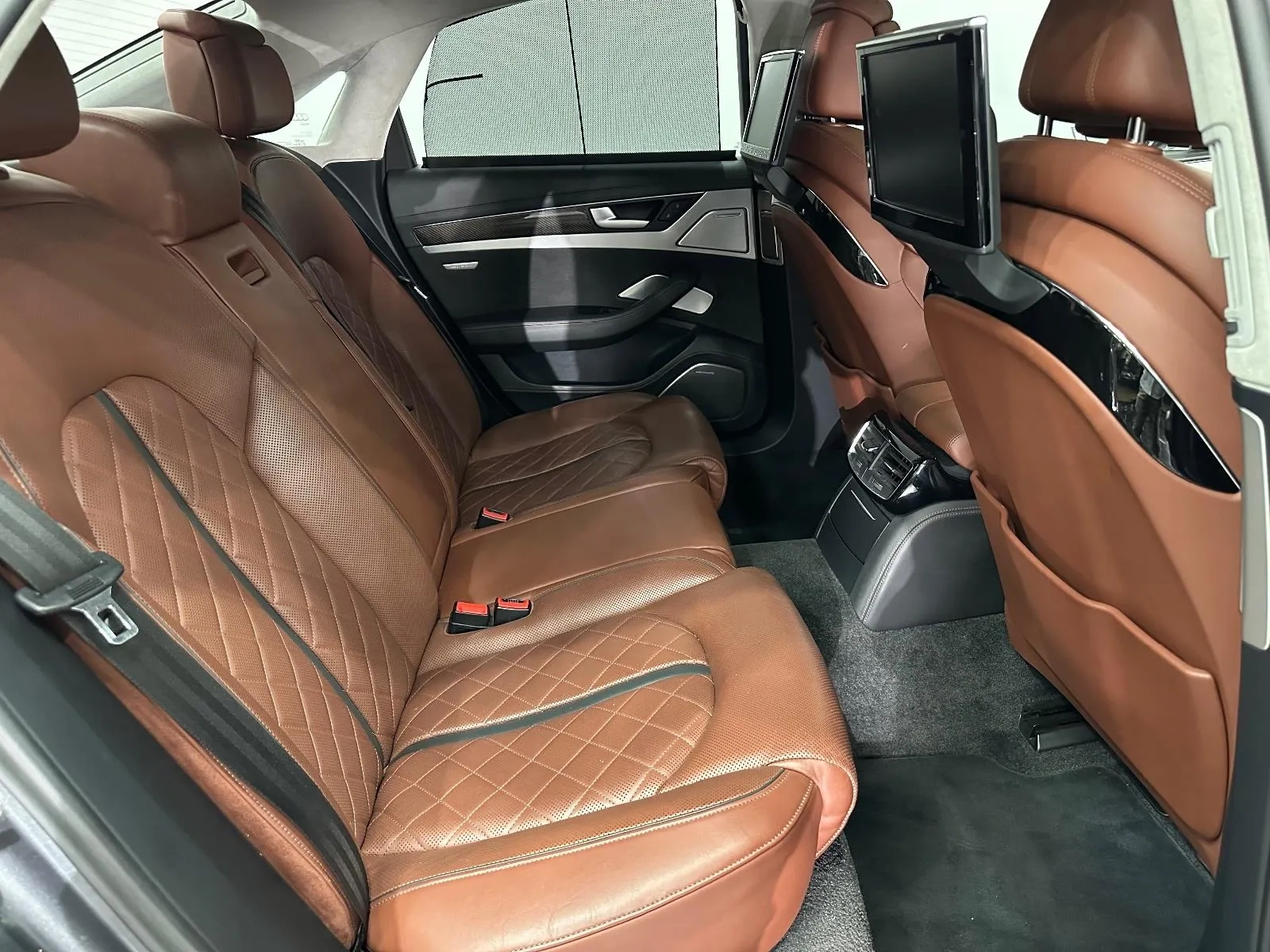 Audi-S8-