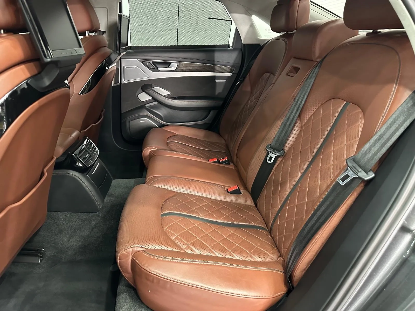 Audi-S8-