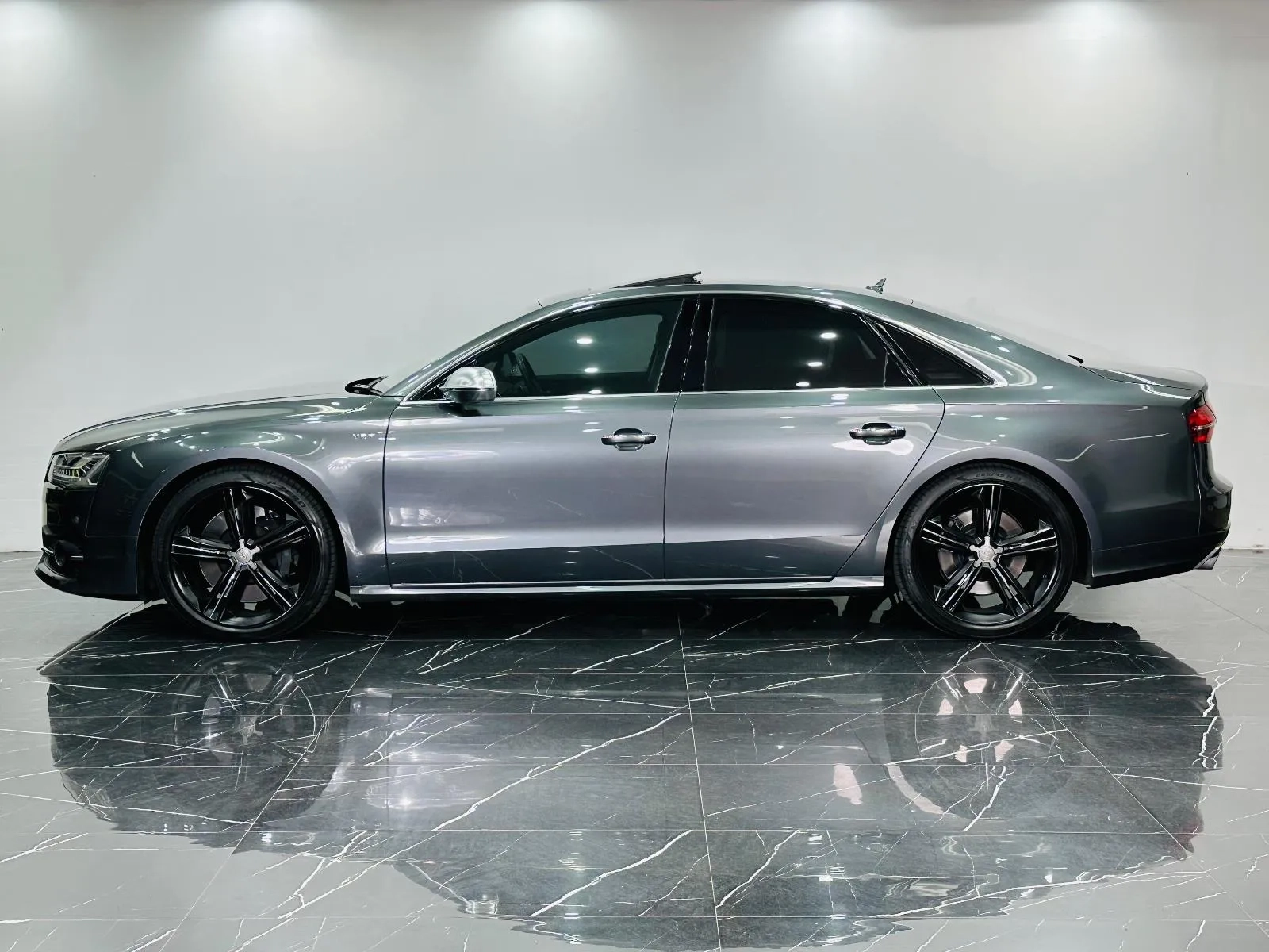 Audi-S8-